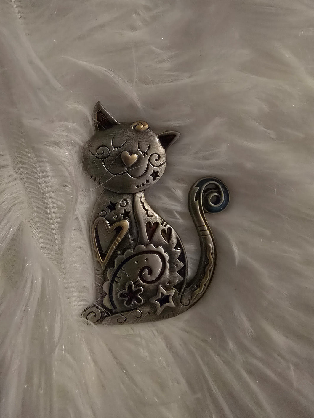 Multi tone cat