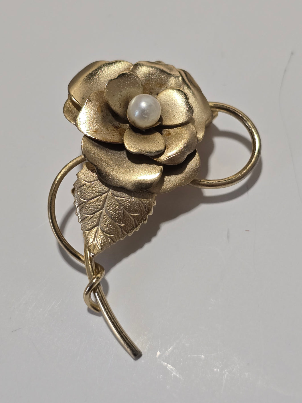 Bouquet brooch