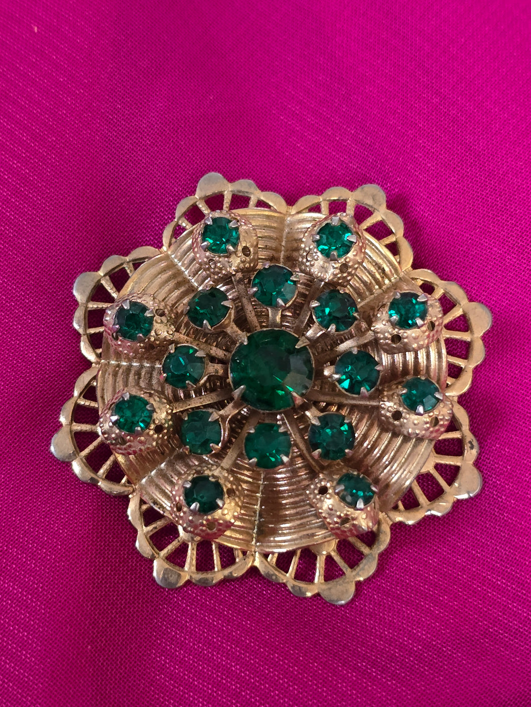 Green rhinestone brooch