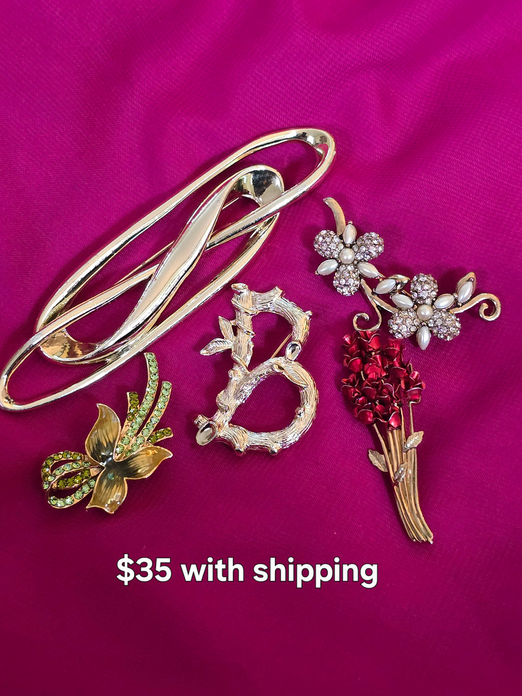 Brooch lot
