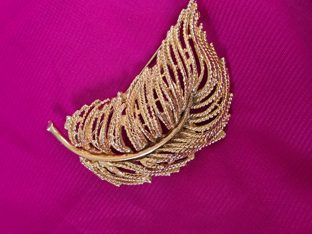 Feather brooch