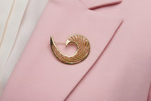 Load image into Gallery viewer, Abstract brooch
